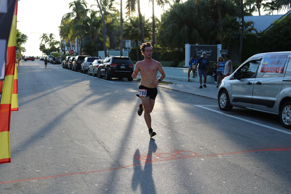 Heroes and Villains 5K 2018 photo - Duval Street, Key West